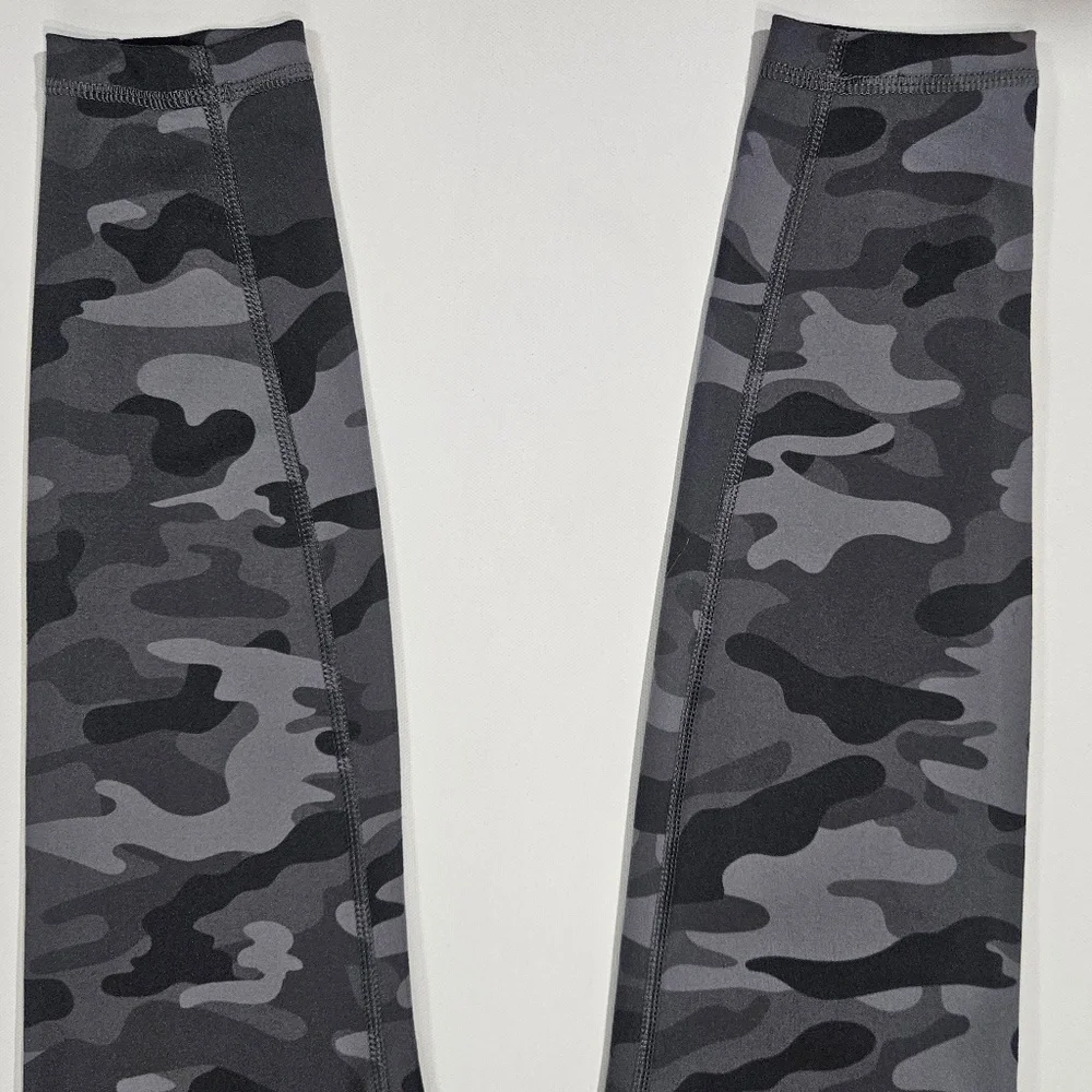 Danskin Leggings Womens Small Gray Camo High Rise‎ Ankle Yoga Activewear Stretch